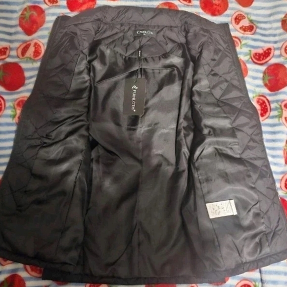 Black Quilted Sleeveless Vest - Picture 2 of 3